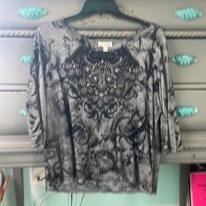 Gorgeous stylish top with cute bling!